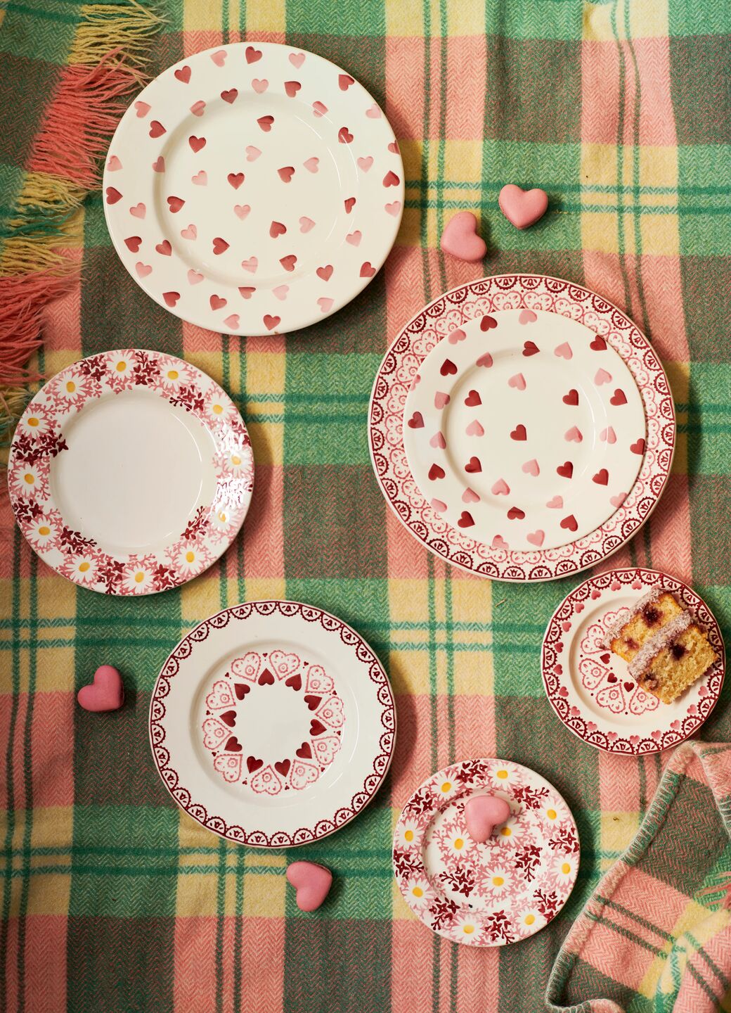 Pink Hearts Large Dinner Plate, 10.5 Inch - Image 4